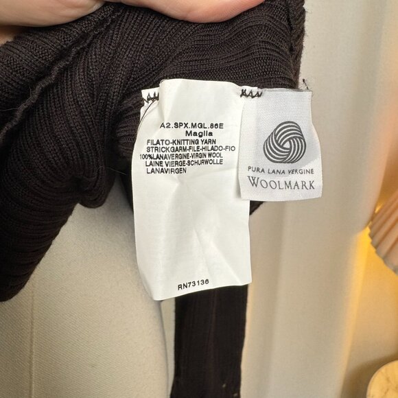 SPORTMAX by MaxMara 100% Wool Ribbed Turtleneck Lattice-Smocked Sweater sz XL - Picture 6 of 9